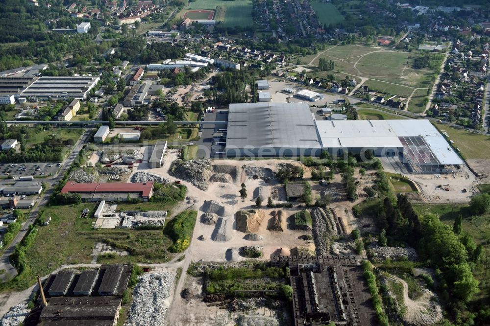 Fürstenwalde/Spree from the bird's eye view: Industrial and commercial area of R F L Reifen-Felgen-Logistik Speditions- und Lager GmbH on Traenkestrasse - Langewahler Strassein Fuerstenwalde/Spree in the state Brandenburg