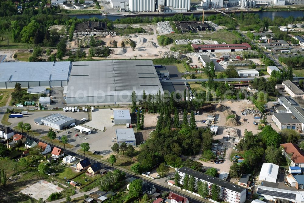 Fürstenwalde/Spree from the bird's eye view: Industrial and commercial area of R F L Reifen-Felgen-Logistik Speditions- und Lager GmbH on Traenkestrasse - Langewahler Strassein Fuerstenwalde/Spree in the state Brandenburg