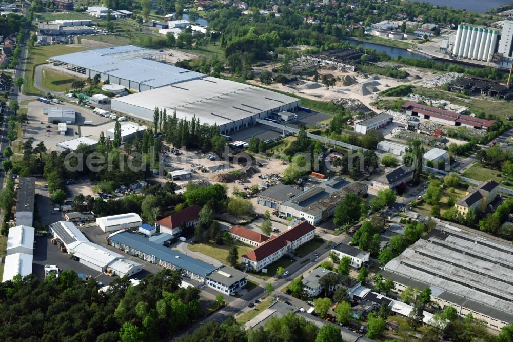 Aerial photograph Fürstenwalde/Spree - Industrial and commercial area of R F L Reifen-Felgen-Logistik Speditions- und Lager GmbH on Traenkestrasse - Langewahler Strassein Fuerstenwalde/Spree in the state Brandenburg