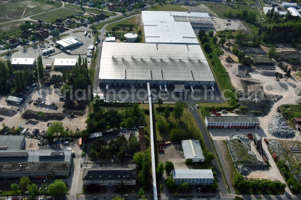 Fürstenwalde/Spree from above - Industrial and commercial area of R F L Reifen-Felgen-Logistik Speditions- und Lager GmbH on Traenkestrasse - Langewahler Strassein Fuerstenwalde/Spree in the state Brandenburg