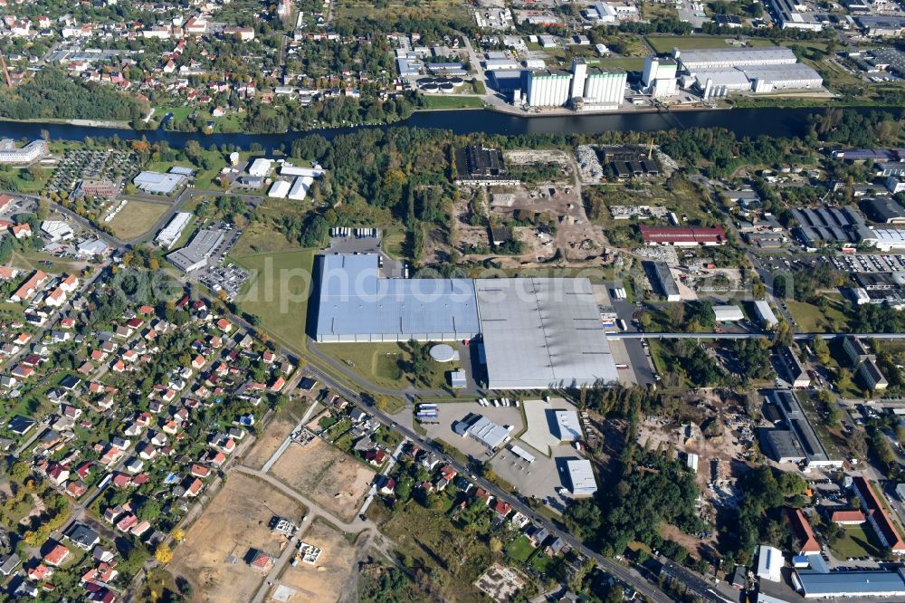 Aerial photograph Fürstenwalde/Spree - Industrial and commercial area of R F L Reifen-Felgen-Logistik Speditions- und Lager GmbH on Traenkestrasse - Langewahler Strassein Fuerstenwalde/Spree in the state Brandenburg