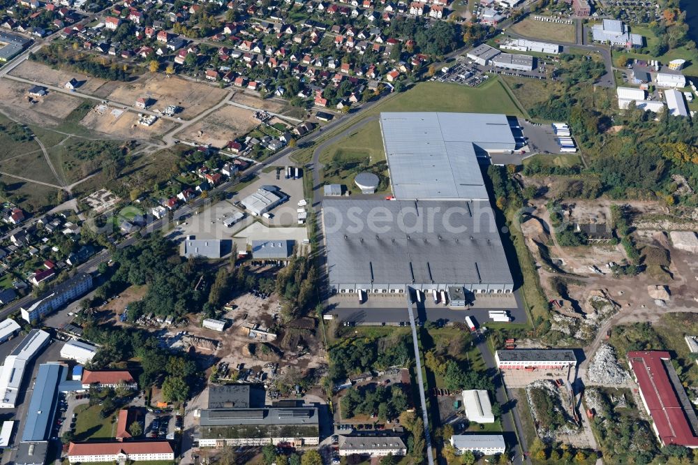 Fürstenwalde/Spree from above - Industrial and commercial area of R F L Reifen-Felgen-Logistik Speditions- und Lager GmbH on Traenkestrasse - Langewahler Strassein Fuerstenwalde/Spree in the state Brandenburg