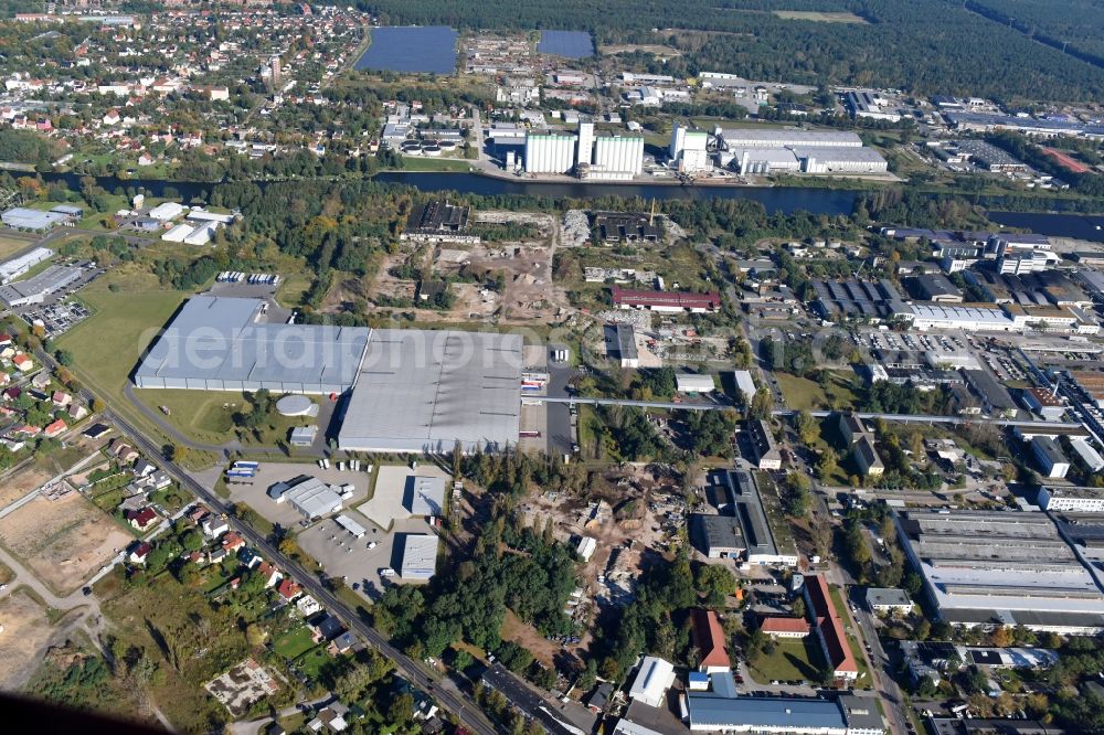 Fürstenwalde/Spree from the bird's eye view: Industrial and commercial area of R F L Reifen-Felgen-Logistik Speditions- und Lager GmbH on Traenkestrasse - Langewahler Strassein Fuerstenwalde/Spree in the state Brandenburg