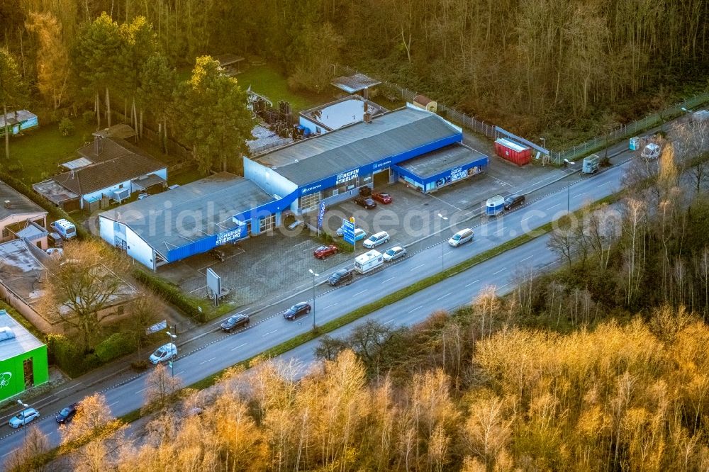 Bottrop from the bird's eye view: Company grounds and facilities of Reifen Stiebling GmbH in the district Stadtmitte in Bottrop at Ruhrgebiet in the state North Rhine-Westphalia, Germany