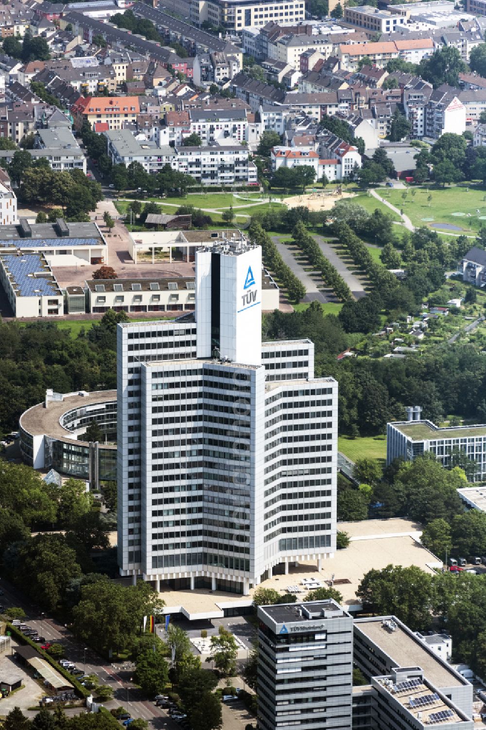 Köln from the bird's eye view: Company grounds and facilities of TUeV Rheinland in Cologne in the state North Rhine-Westphalia, Germany