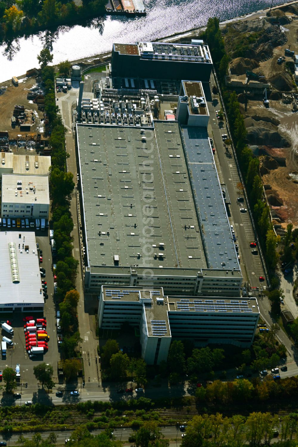 Aerial image Berlin - Company grounds and facilities of e-shelter on street Nonnendammallee in the district Haselhorst in Berlin, Germany