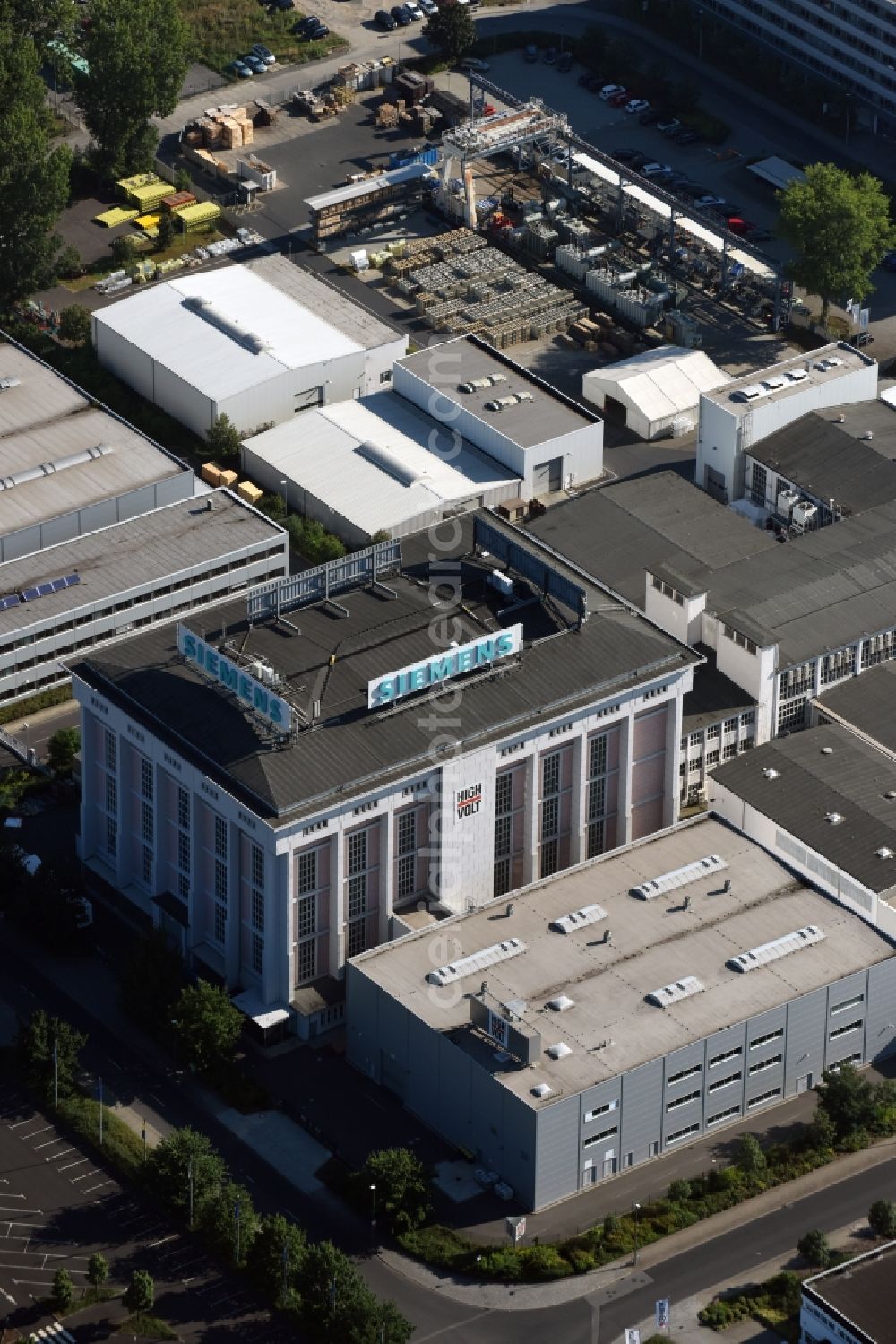 Aerial photograph Übigau - Premises of the transformer works of Siemens in the industrial area of Uebigau in the state of Saxony