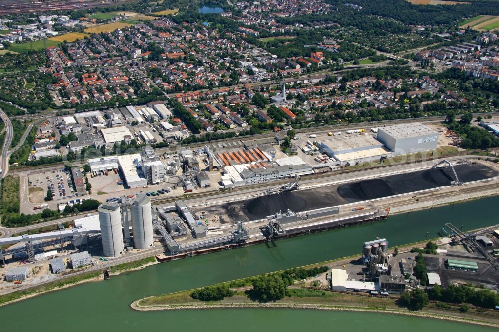 Mannheim from above - Company grounds and facilities of Unilever Deutschland Produktions GmbH & Co oHG in the district Rheinau in Mannheim in the state Baden-Wuerttemberg, Germany