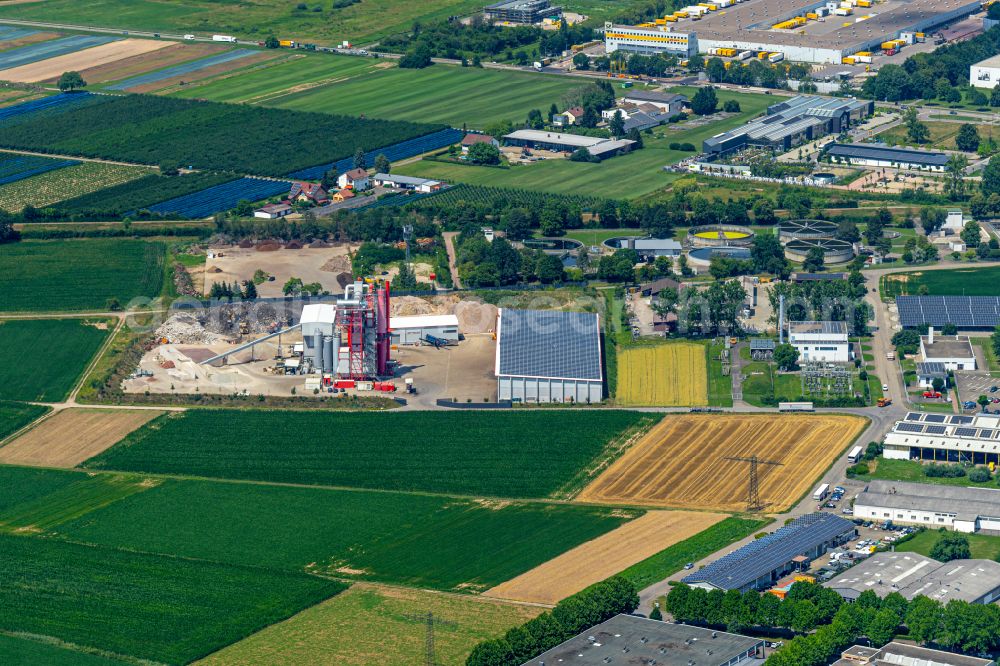 Lahr/Schwarzwald from above - Company grounds and facilities of VOGEL-BAU GmbH - Asphaltmischanlage Lahr in Lahr/Schwarzwald in the state Baden-Wurttemberg, Germany