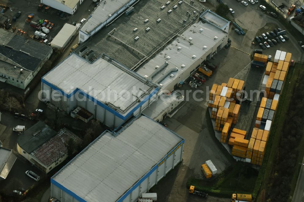 Berlin from the bird's eye view: Company grounds and facilities of Zapf Umzuege on Nobelstrasse in Berlin in Germany