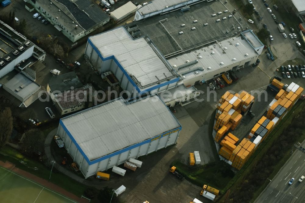 Aerial image Berlin - Company grounds and facilities of Zapf Umzuege on Nobelstrasse in Berlin in Germany