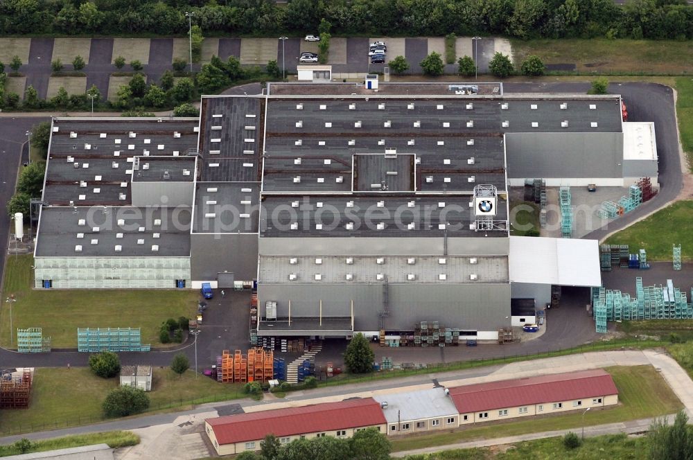 Aerial image Krauthausen - In der Stedtfelder Straße von Krauthausen im Bundesland Thüringen hat die Firma BMW Fahrzeugtechnik GmbH ihre Produktionsstätten. Hier produziert BMW Großwerkzeuge und Teile für den Fahrzeugbau. //In the Stedtfelder road from Krauthausen in Thuringia the company BMW automotive engineering GmbH has its production facilities. Here BMW produces large tools and parts for the automotive industry