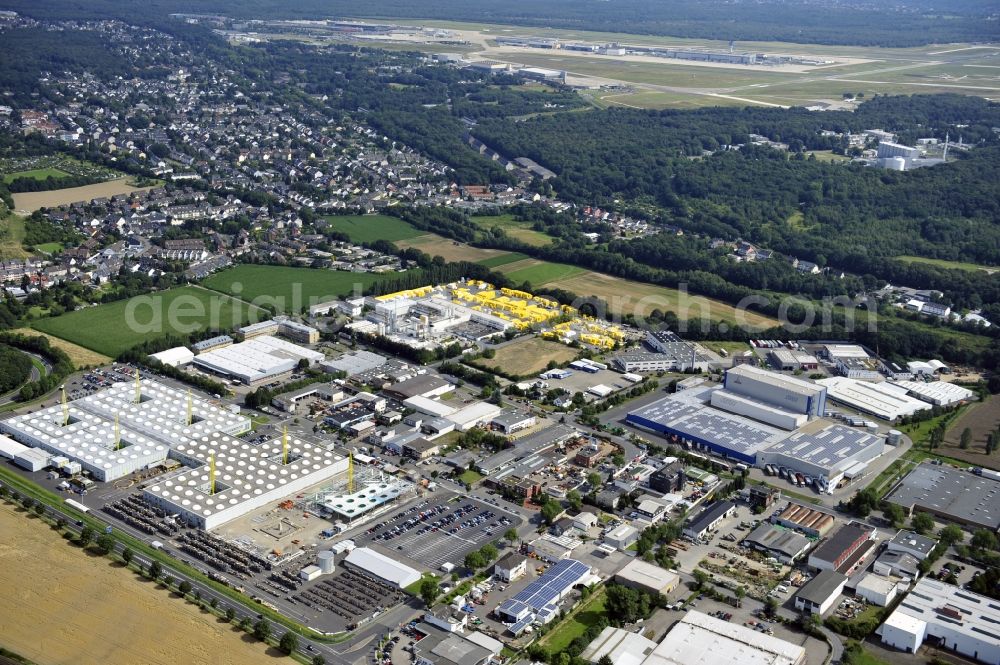 Aerial photograph Köln - COLOGNE 07/24/2012 View of the headquarters of the servant Werner GmbH & Co. KG to the paint industry Niederkasseler Road 6 in Cologne in North Rhine-Westphalia. The long-established specialist company is the leading service providers in the tower-building renovation and expansion