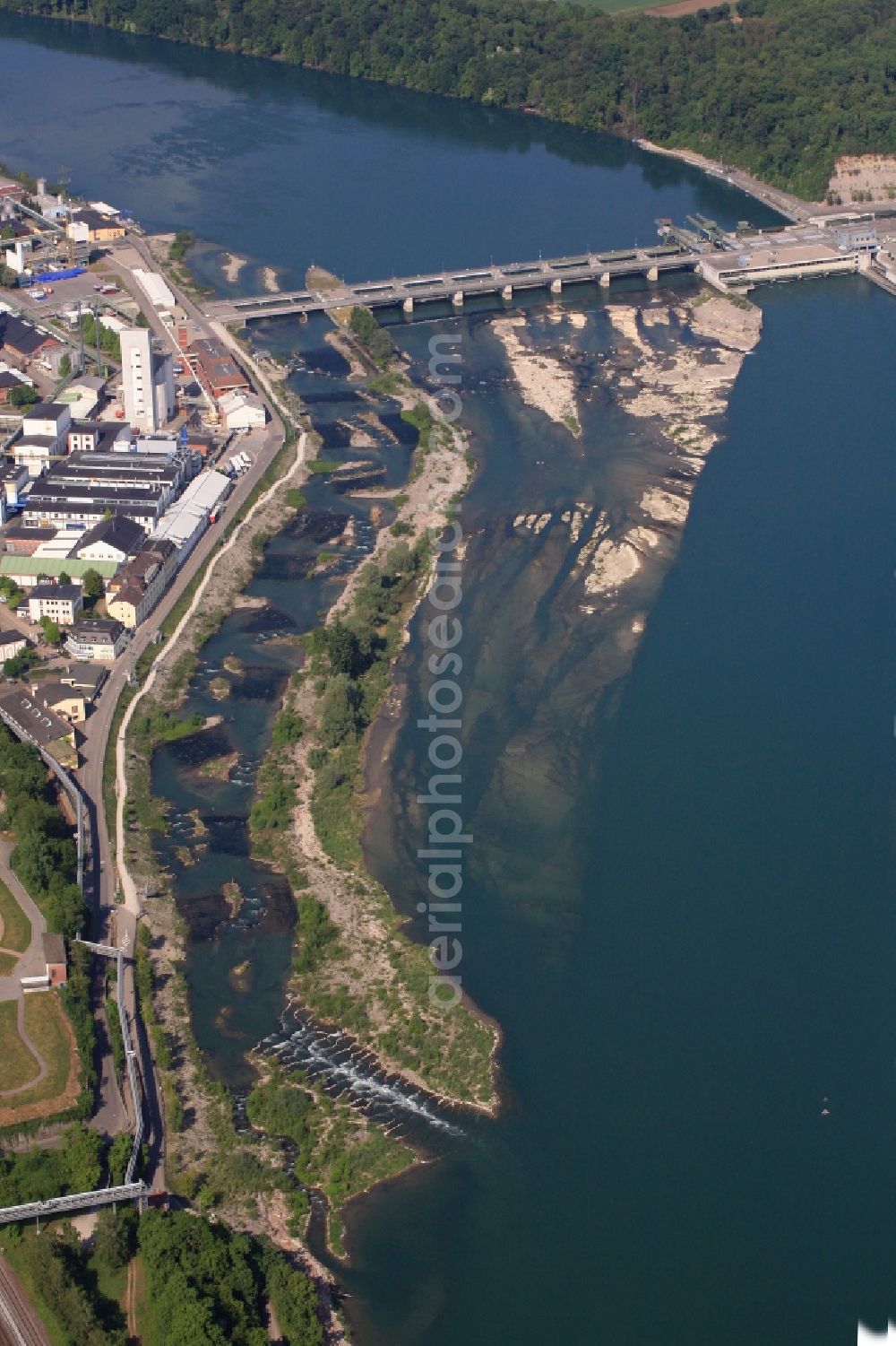 Aerial photograph Rheinfelden (Baden) - Fish pass and dam of the hydroelectric power plant in Rheinfelden (Baden) in the state Baden-Wuerttemberg, Germany