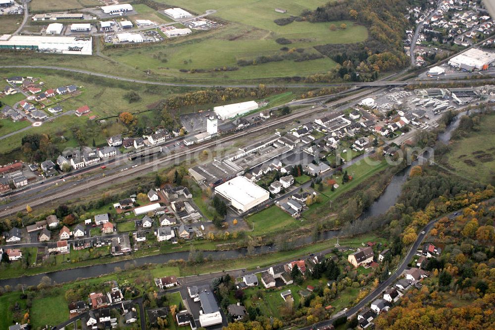 Fischbach an der Nahe from above - Fischbach an der Nahe liegt in der Nähe von Idar-Oberstein an der Deutschen Edelsteinstraße im Landkreis Birkenfeld in Rheinland-Pfalz.