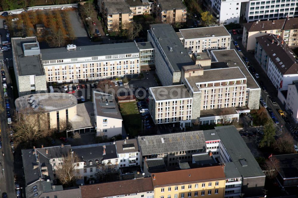 Aerial image Frankfurt am Main - Das Frankfurter Fischerfeldviertel mit der Bundesagentur für Arbeit und dem Sitz der Freien unitarischen Religionsgemeinde im Zentrum. View to the district Fischerfeldviertel of Frankfurt, with the Federal Employment Agency and the location of the unitarian religious community in the center.