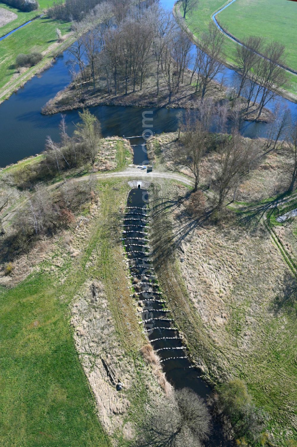 Aerial image Matzlow-Garwitz - Fish ladder and barrage on the bank of the river course Mueritz-Elde-Wasserstrasse in Matzlow-Garwitz in the state Mecklenburg - Western Pomerania, Germany