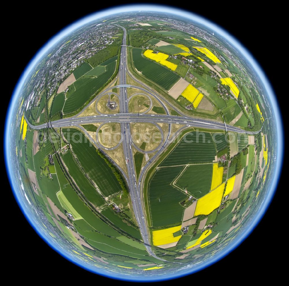 Kamen from the bird's eye view: Fish Eye - View of the junction between the federal highway BAB A2 A1 E35 E37 on the Kamen intersection in the northeast of the Ruhr Area in North Rhine-Westphalia in Kamen