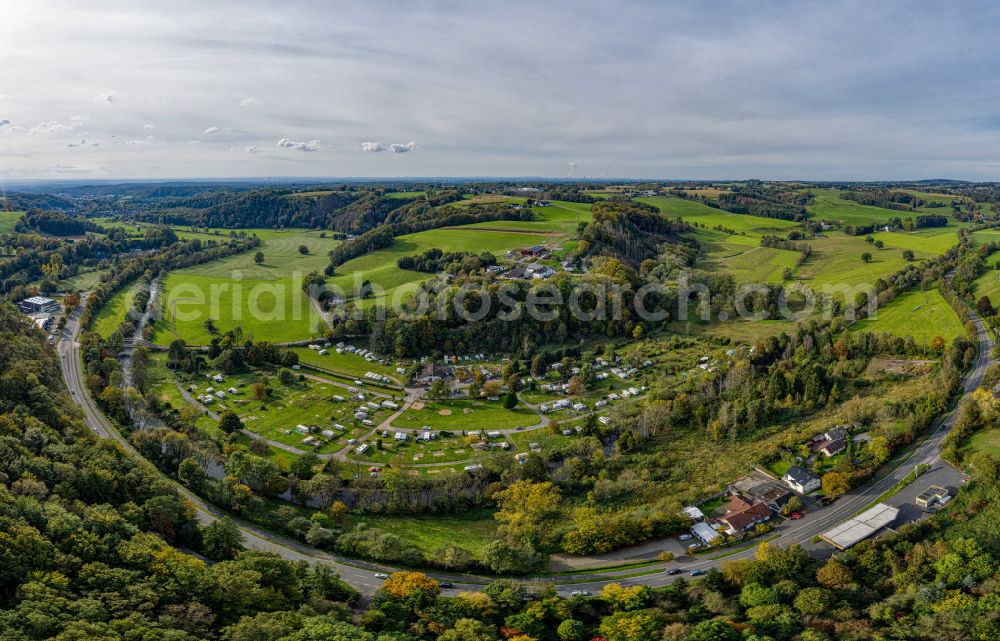 Aerial photograph Lohmar - Fisheye perspective campsite with caravans and tents in the river - bank area of Agger on street Hoengesberg in Lohmar in the state North Rhine-Westphalia, Germany