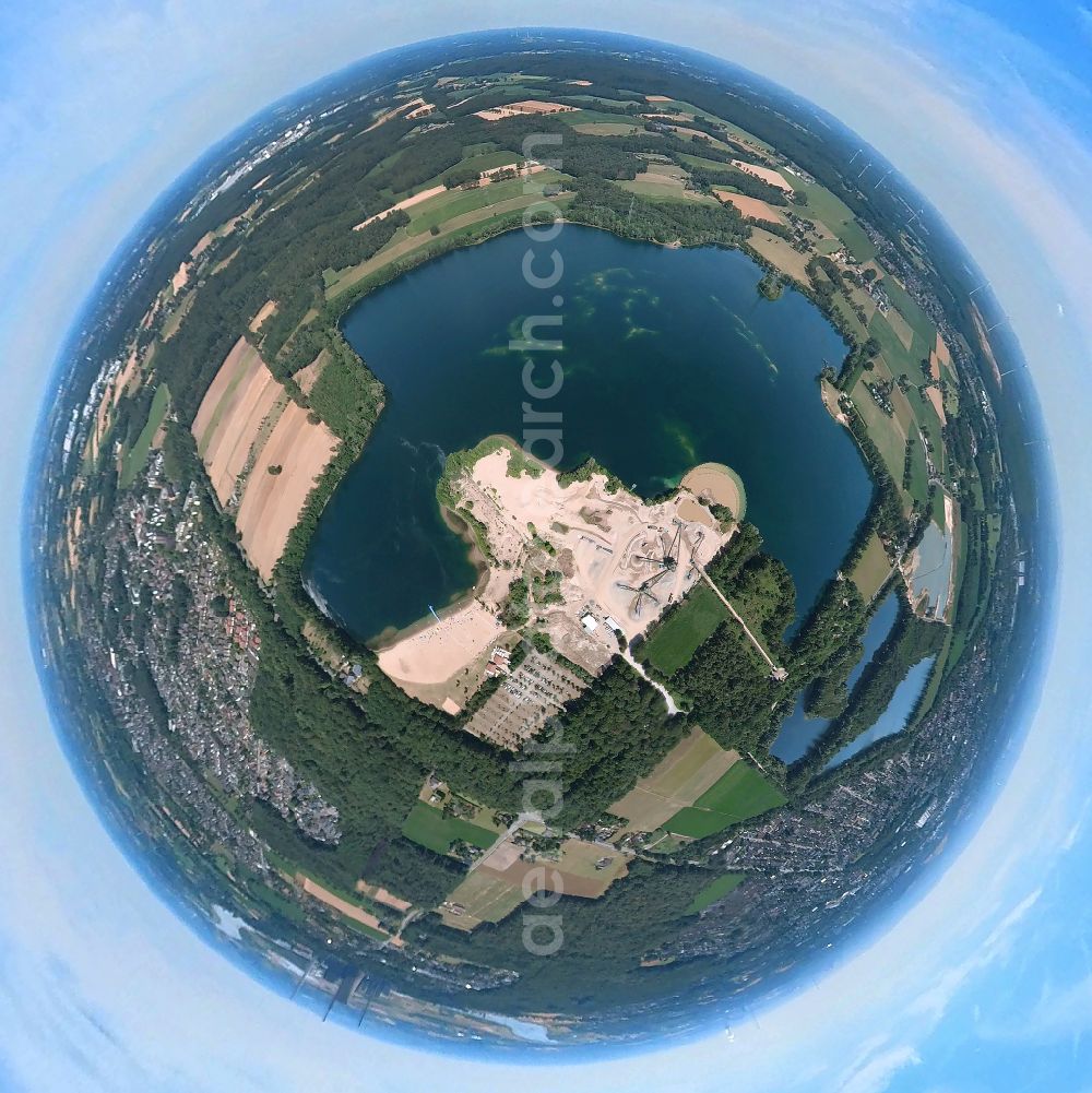 Aerial photograph Voerde (Niederrhein) - Fisheye perspective riparian areas on the lake area of Tenderingssee in Voerde (Niederrhein) in the state North Rhine-Westphalia, Germany