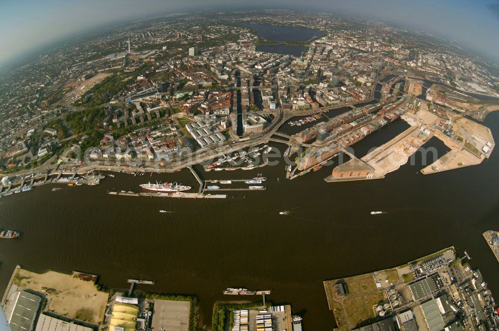 Hamburg from the bird's eye view: Fish-Eye - city view from the port of Hamburg and HafenCity to the Old Town in Hamburg. Image in the approach roads to the areas Niederhafen, Sandtorhafen Grasbrookhafen, Werfthafen