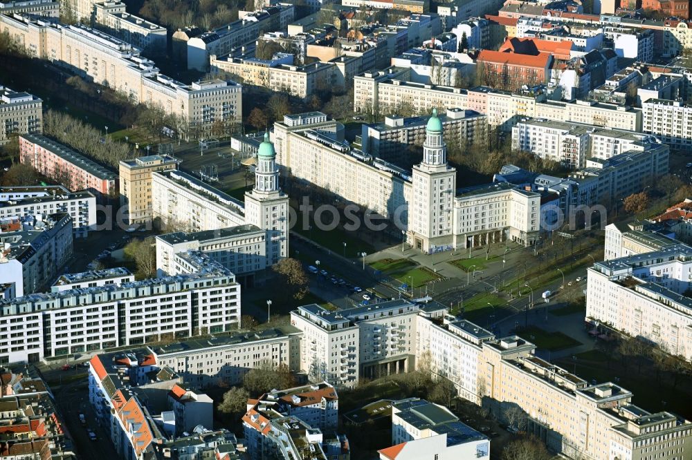 Berlin from the bird's eye view: Street guide of famous promenade and shopping street Karl-Marx-Allee with the square at the Frankfurter Tor in the district Friedrichshain in Berlin, Germany