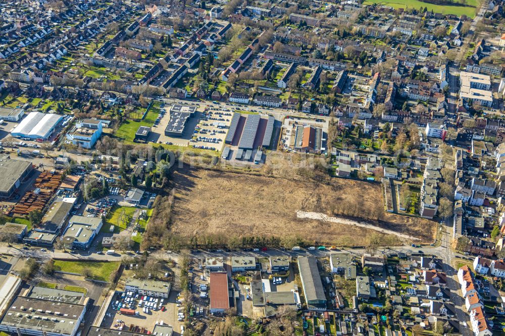 Gelsenkirchen from the bird's eye view: Place on Ewaldstrasse on street Engelbertstrasse in the district Resse in Gelsenkirchen at Ruhrgebiet in the state North Rhine-Westphalia, Germany