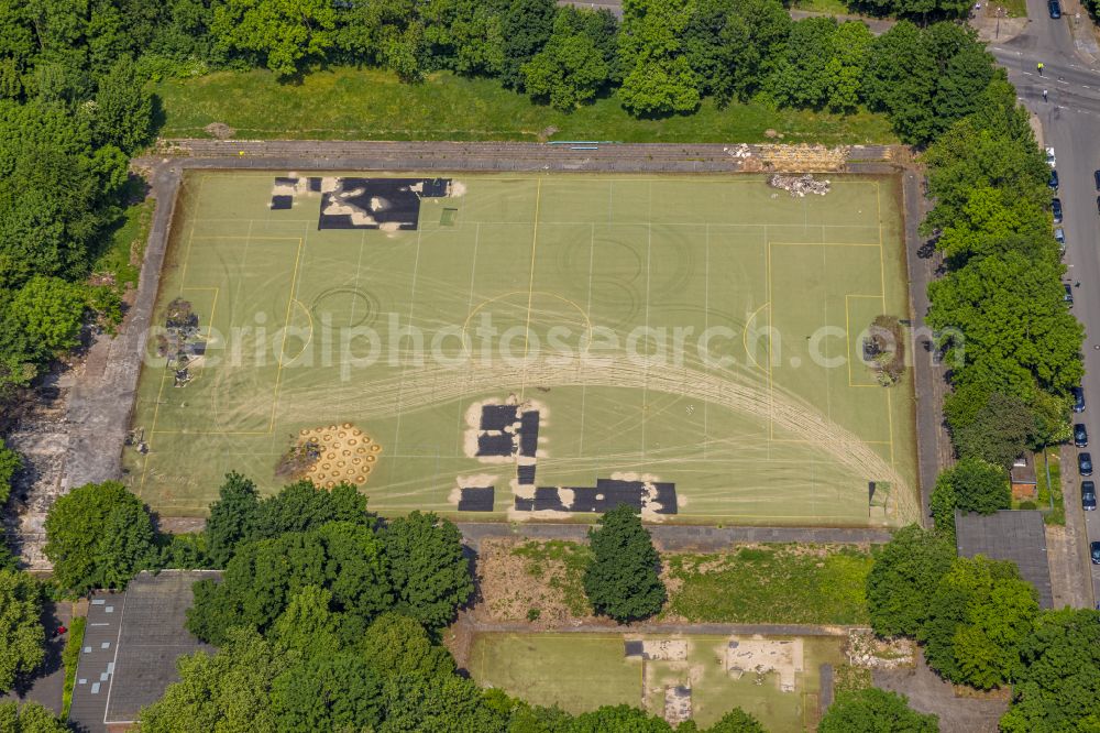 Aerial image Herne - Areas - demolition and unsealing work of Stadt Herne Sportplatz Volkspark on the Bonifatiusstrasse in Herne at Ruhrgebiet in the state North Rhine-Westphalia, Germany