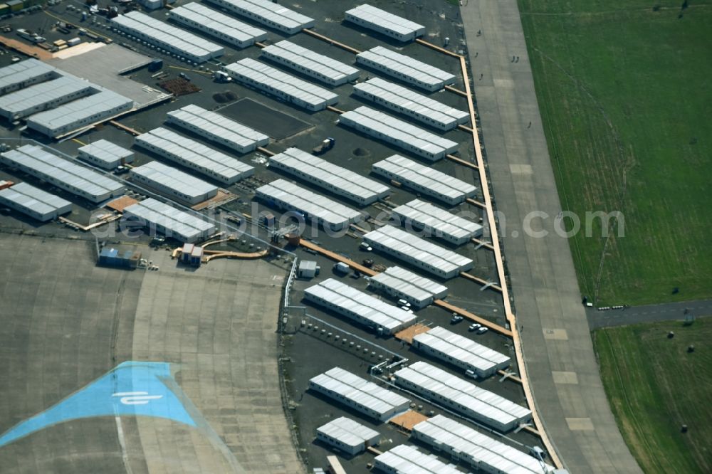 Aerial image Berlin - Container settlement as temporary shelter and reception center for refugees on Columbiadamm in the district Tempelhof in Berlin, Germany