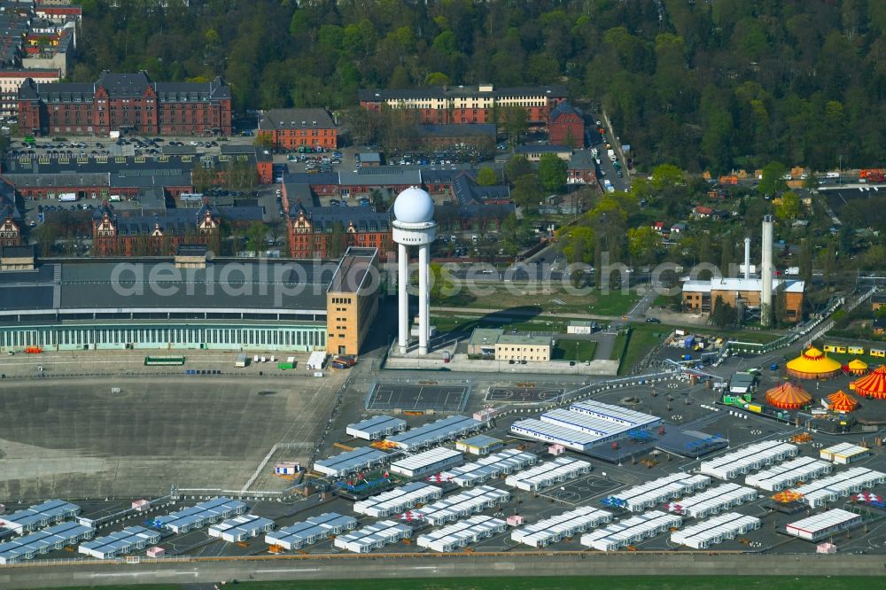 Aerial photograph Berlin - Container settlement as temporary shelter and reception center for refugees on Columbiadamm in the district Tempelhof in Berlin, Germany