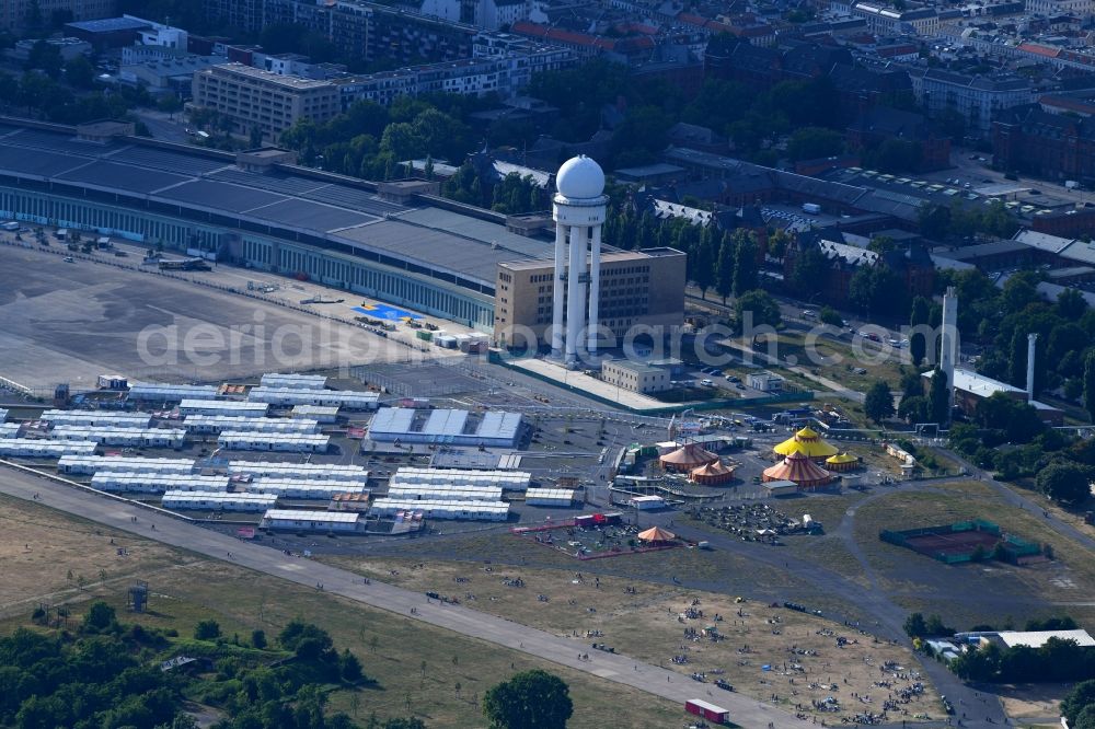 Aerial photograph Berlin - Container settlement as temporary shelter and reception center for refugees on Columbiadamm in the district Tempelhof in Berlin, Germany