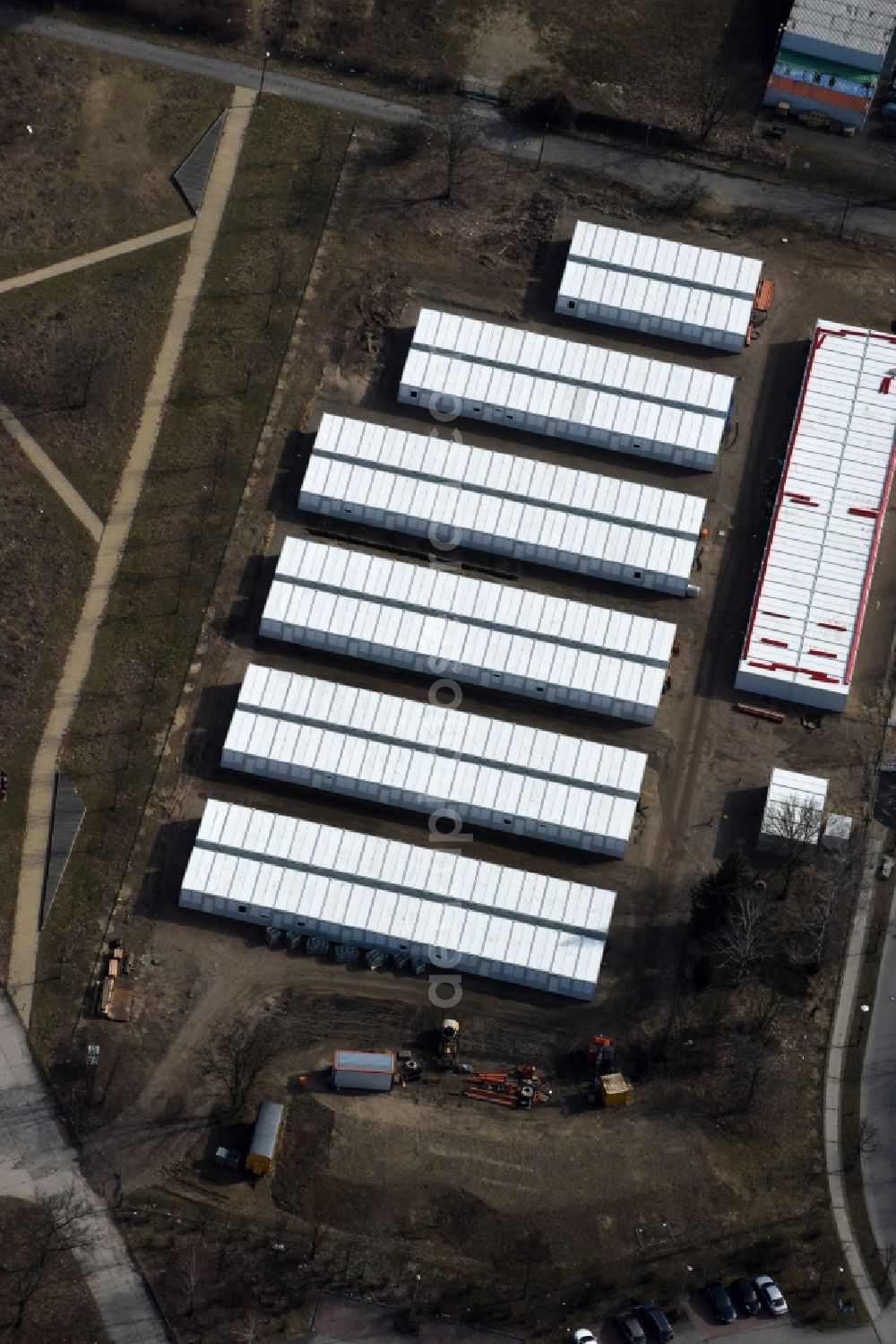 Berlin from the bird's eye view: Container settlement as temporary shelter and reception center for refugees Dingolfinger Strasse - Walsheimer Strasse in the district Biesdorf in Berlin