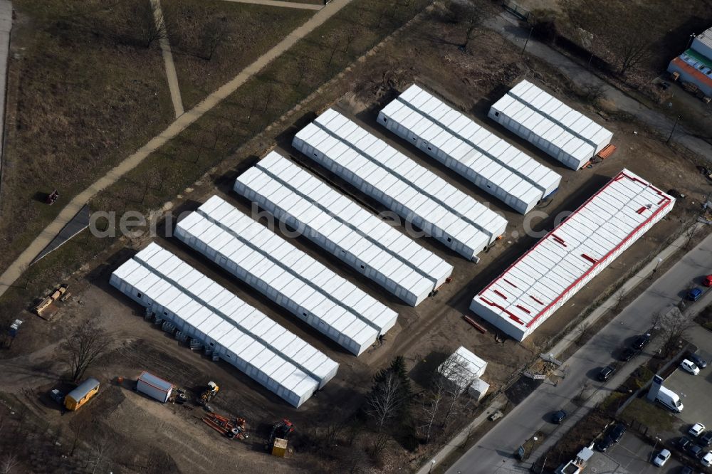 Berlin from the bird's eye view: Container settlement as temporary shelter and reception center for refugees Dingolfinger Strasse - Walsheimer Strasse in the district Biesdorf in Berlin