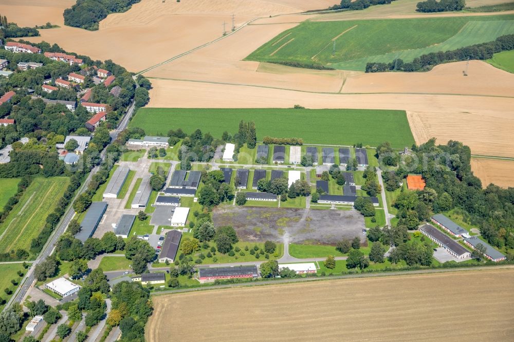 Düsseldorf from the bird's eye view: Container settlement as temporary shelter and reception center for refugees along the Knittkuhler Str. in Bergischen Viertel in Duesseldorf in the state North Rhine-Westphalia, Germany