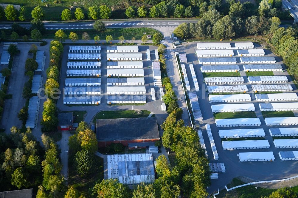 Aerial photograph Bad Segeberg - Container settlement as temporary shelter and reception center for refugees along the Leopardstrasse in Bad Segeberg in the state Schleswig-Holstein, Germany