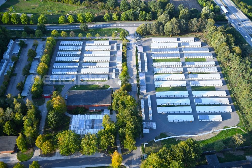 Bad Segeberg from the bird's eye view: Container settlement as temporary shelter and reception center for refugees along the Leopardstrasse in Bad Segeberg in the state Schleswig-Holstein, Germany