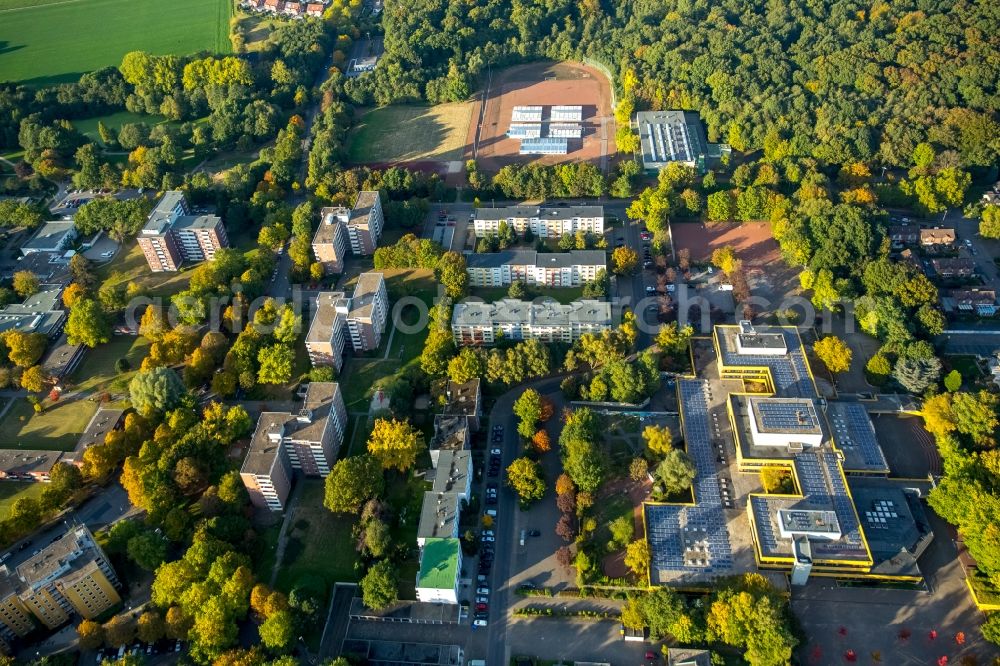 Gladbeck from the bird's eye view: Container settlement as temporary shelter and reception center for refugees at the sports ground of the Ingeborg Drewitz Gesamtschule in Gladbeck in the state North Rhine-Westphalia