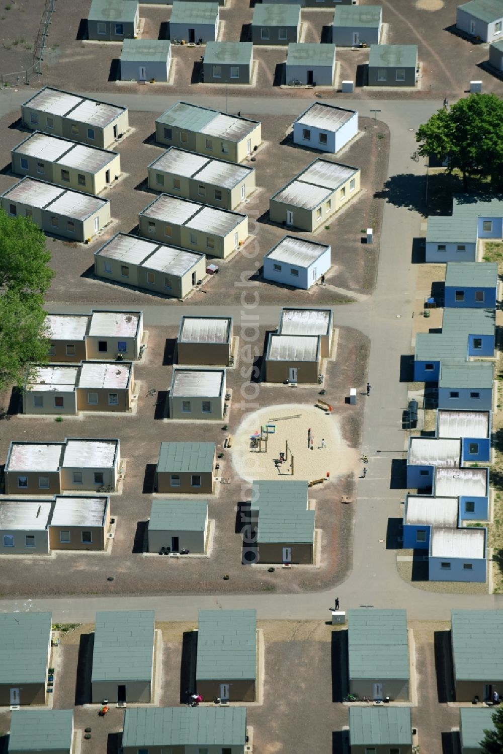 Aerial photograph Herrenkrug - Container settlement as temporary shelter and reception center for refugees in Herrenkrug in Magdeburg in the state Saxony-Anhalt, Germany