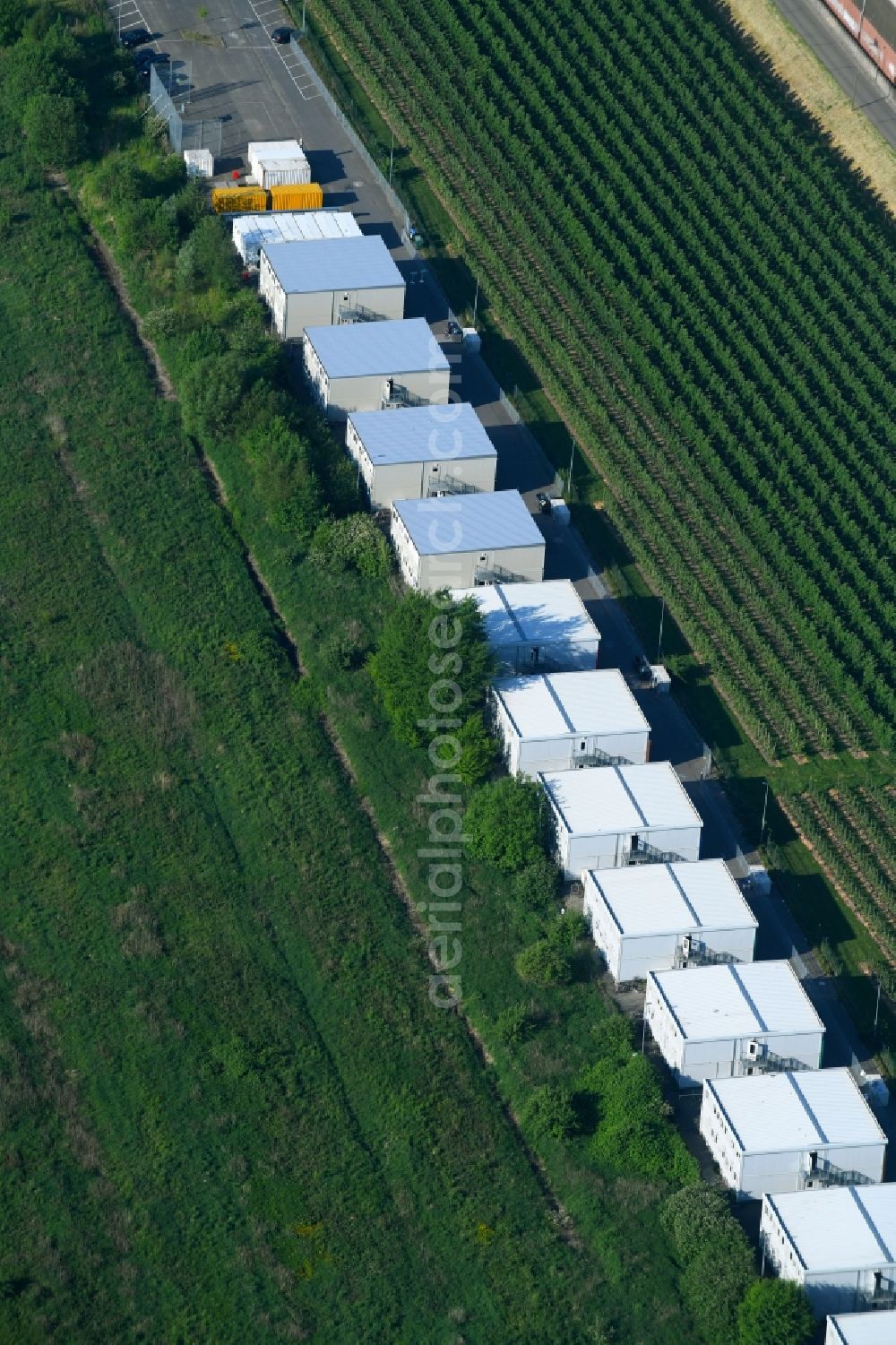 Harburg from the bird's eye view: Container settlement as temporary shelter and reception center for refugees near of Neuer Faehrweg in Harburg in the state Hamburg, Germany