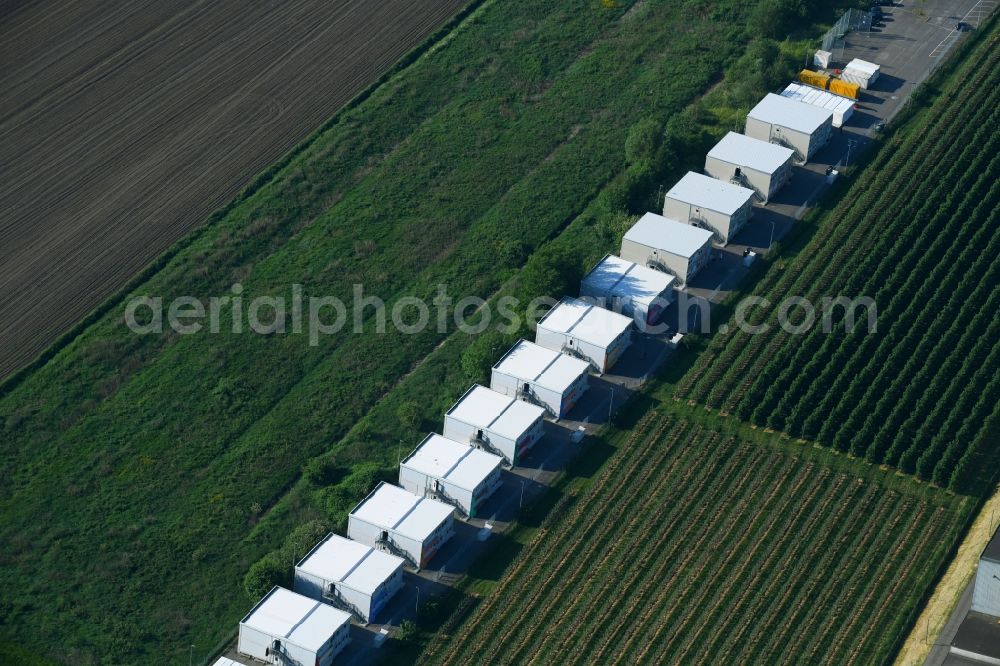 Harburg from the bird's eye view: Container settlement as temporary shelter and reception center for refugees near of Neuer Faehrweg in Harburg in the state Hamburg, Germany