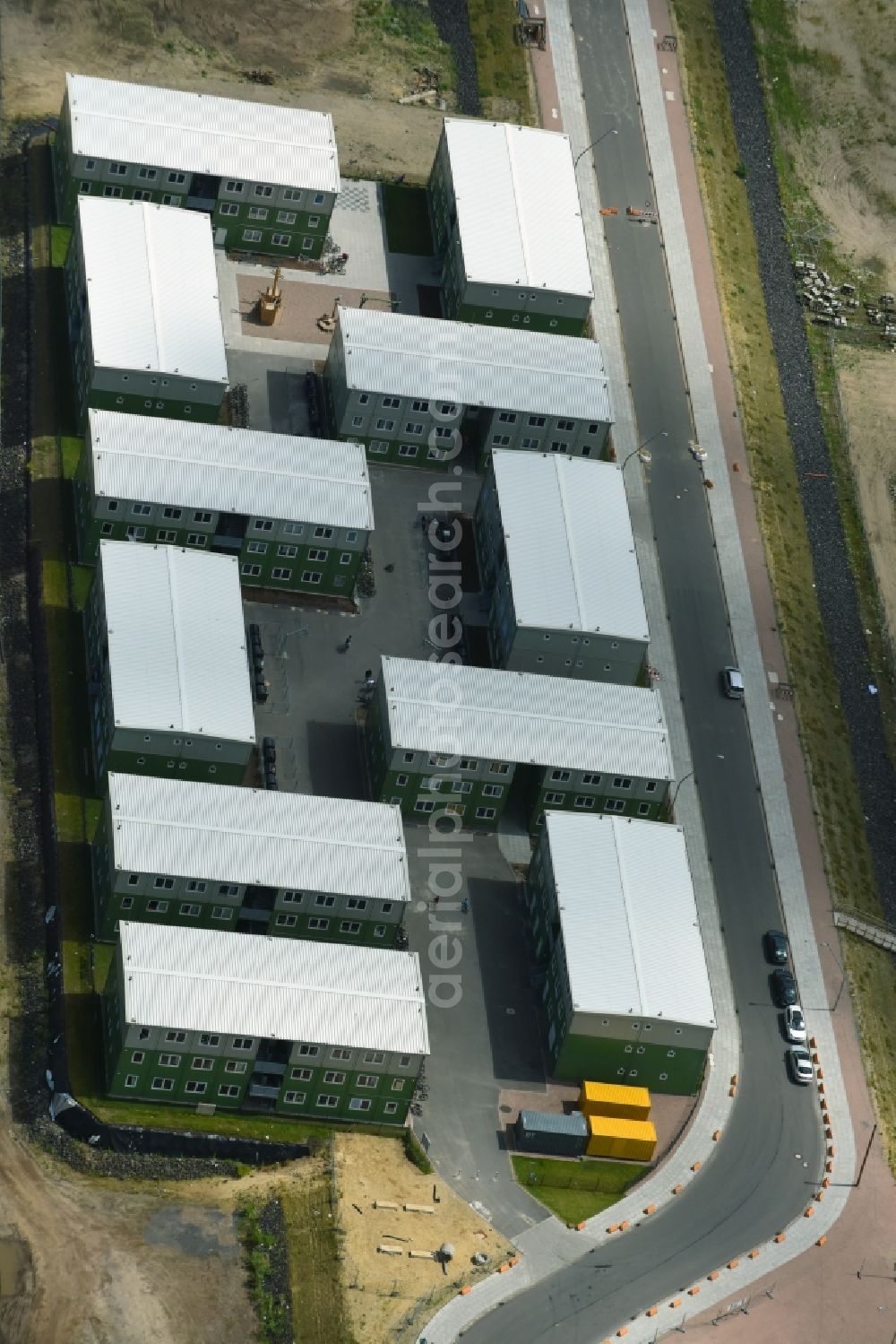 Hamburg from above - Container settlement as temporary shelter and reception center for refugees Versmannstrasse in the district Baakenhafen in Hamburg, Germany