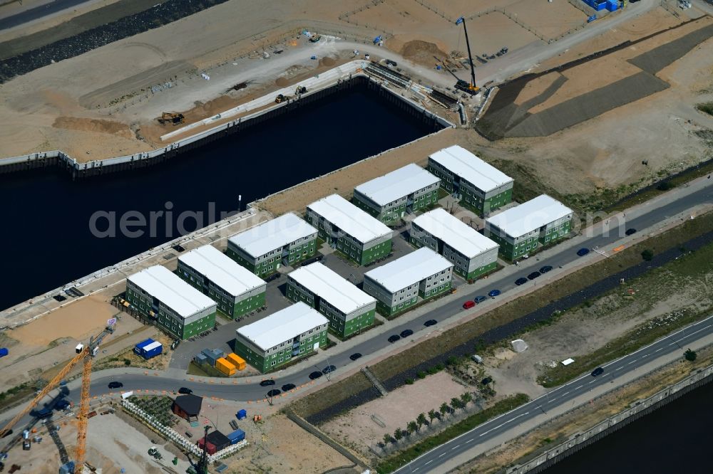 Hamburg from the bird's eye view: Container settlement as temporary shelter and reception center for refugees Versmannstrasse in the district Baakenhafen in Hamburg, Germany