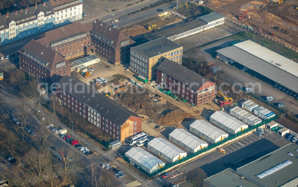 Bochum from above - Container settlement as temporary shelter and reception center for refugees of Zentralen Erstaufnahme on Castroper Strasse corner Gersteinring in Bochum in the state North Rhine-Westphalia, Germany