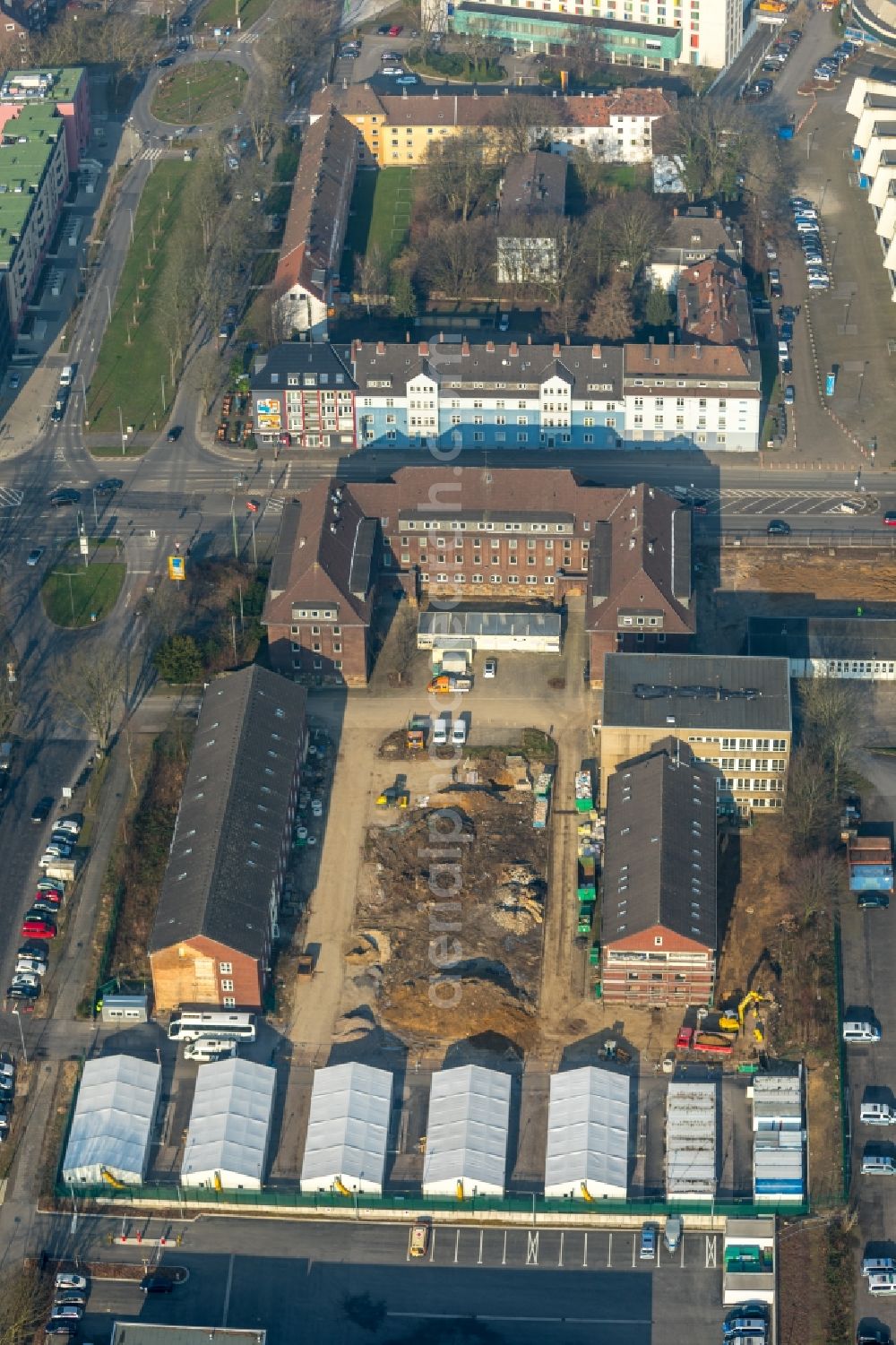 Aerial photograph Bochum - Container settlement as temporary shelter and reception center for refugees of Zentralen Erstaufnahme on Castroper Strasse corner Gersteinring in Bochum in the state North Rhine-Westphalia, Germany