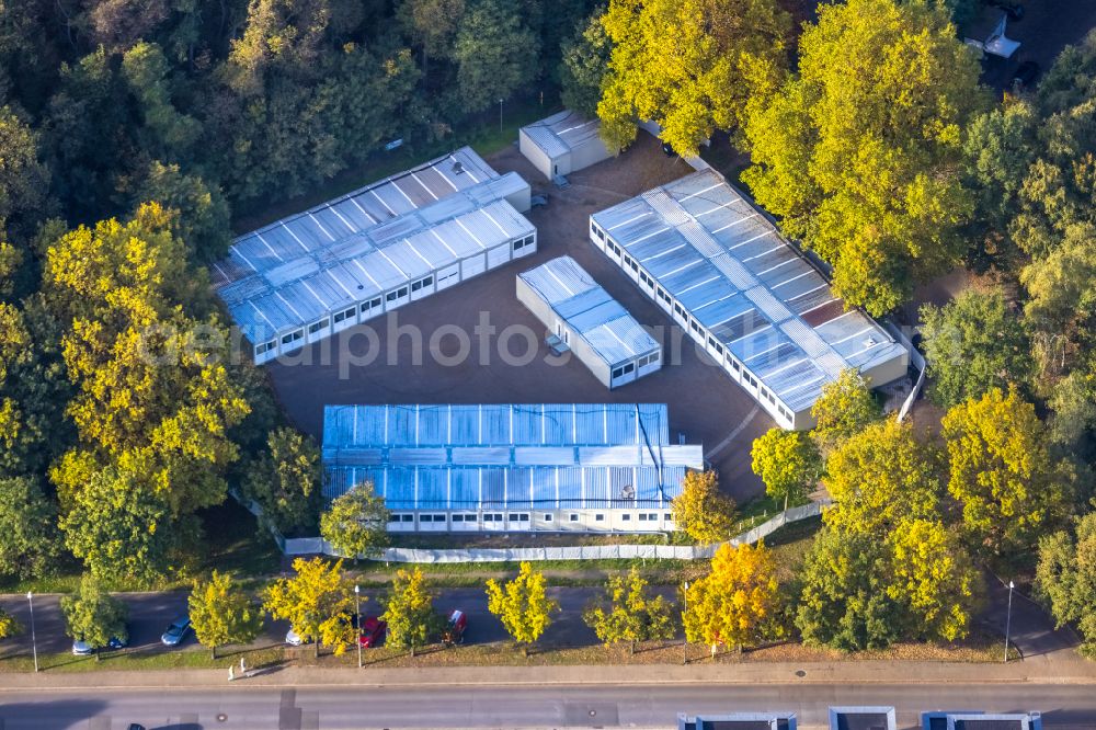 Aerial image Gladbeck - Container settlement as temporary shelter and reception center for refugees on Bergmannstrasse in Gladbeck at Ruhrgebiet in the state North Rhine-Westphalia, Germany