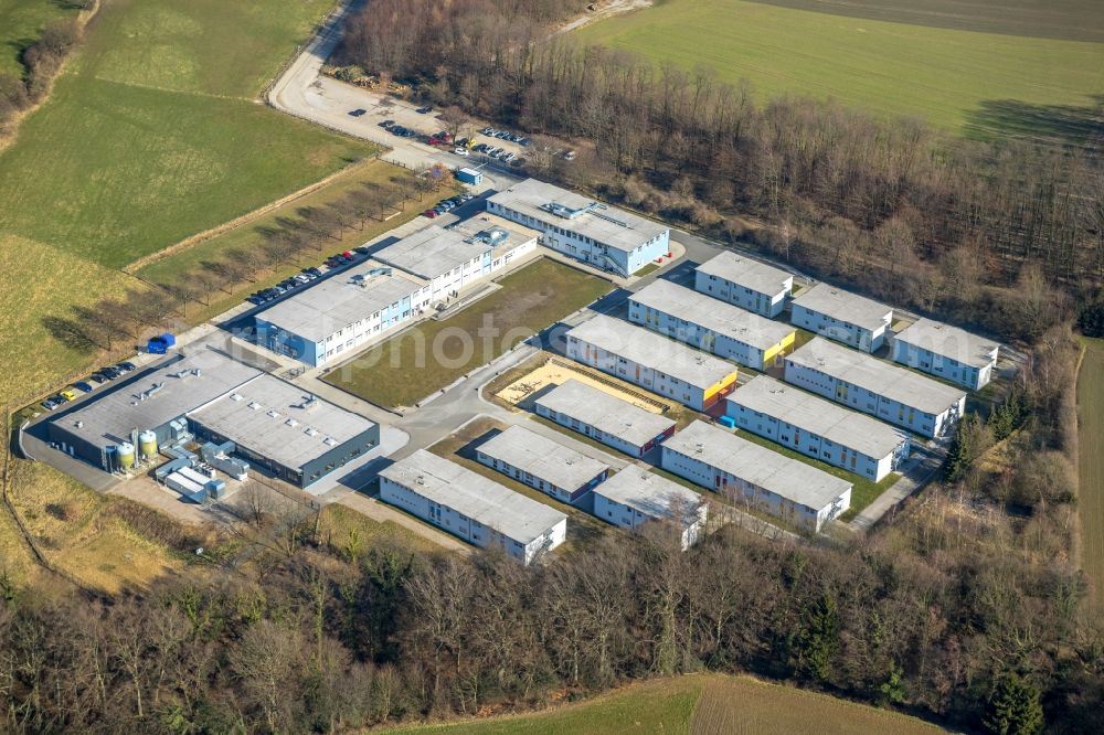 Aerial photograph Essen - Container settlement as temporary shelter and reception center for refugees and Erstaufnahmeeinrichtung Overhammshof in Essen in the state North Rhine-Westphalia, Germany