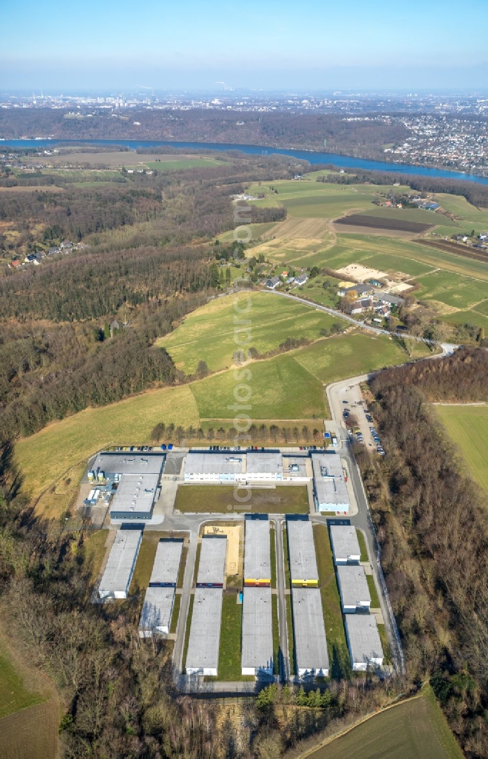 Aerial photograph Essen - Container settlement as temporary shelter and reception center for refugees and Erstaufnahmeeinrichtung Overhammshof in Essen in the state North Rhine-Westphalia, Germany