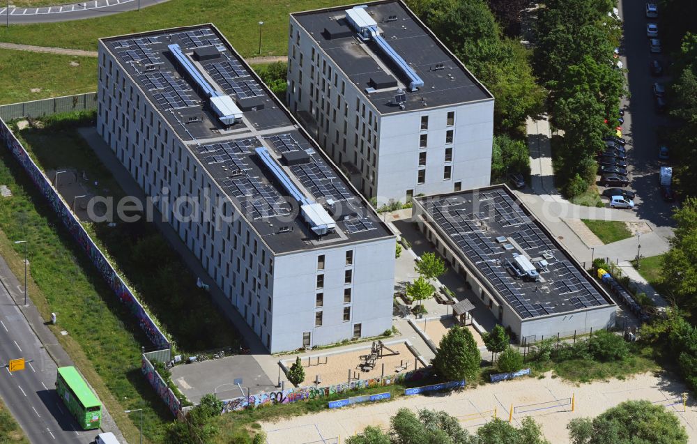 Aerial image Berlin - Refugee - buildings of GU Gemeinschaftsunterkunft on street Paul-Schwenk-Strasse - Mehrower Allee in the district Marzahn in Berlin, Germany