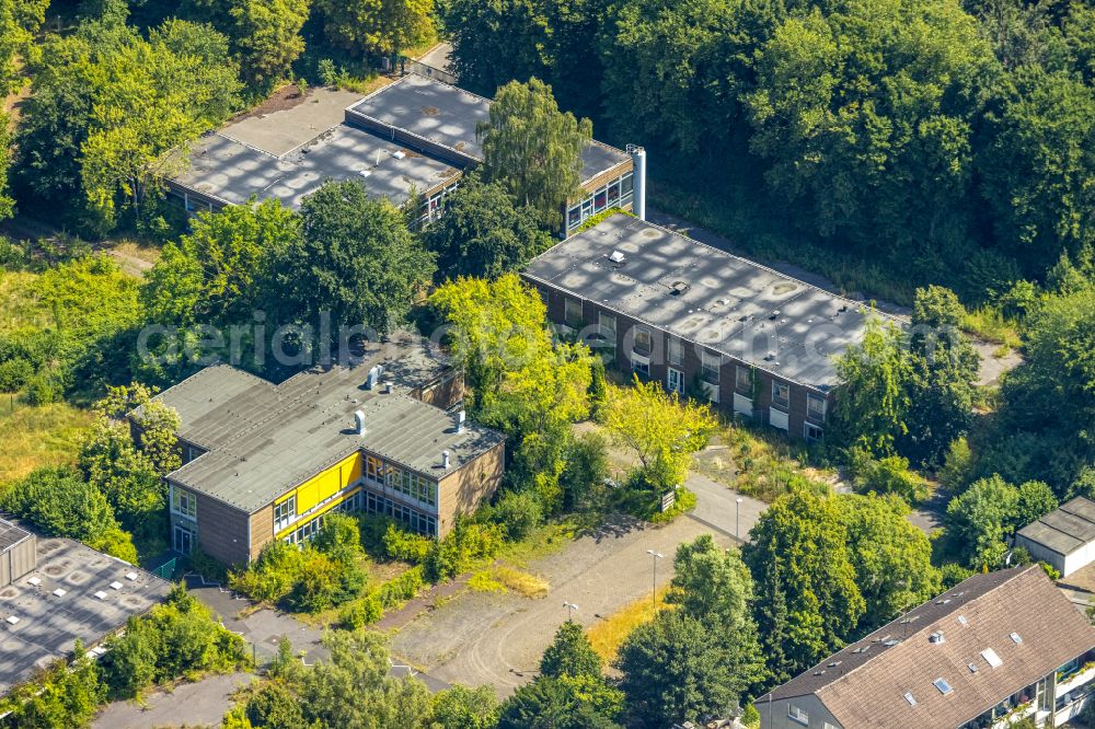 Dortmund from the bird's eye view: Refugee - buildings on street Glueckaufsegenstrasse in the district Hacheney in Dortmund at Ruhrgebiet in the state North Rhine-Westphalia, Germany