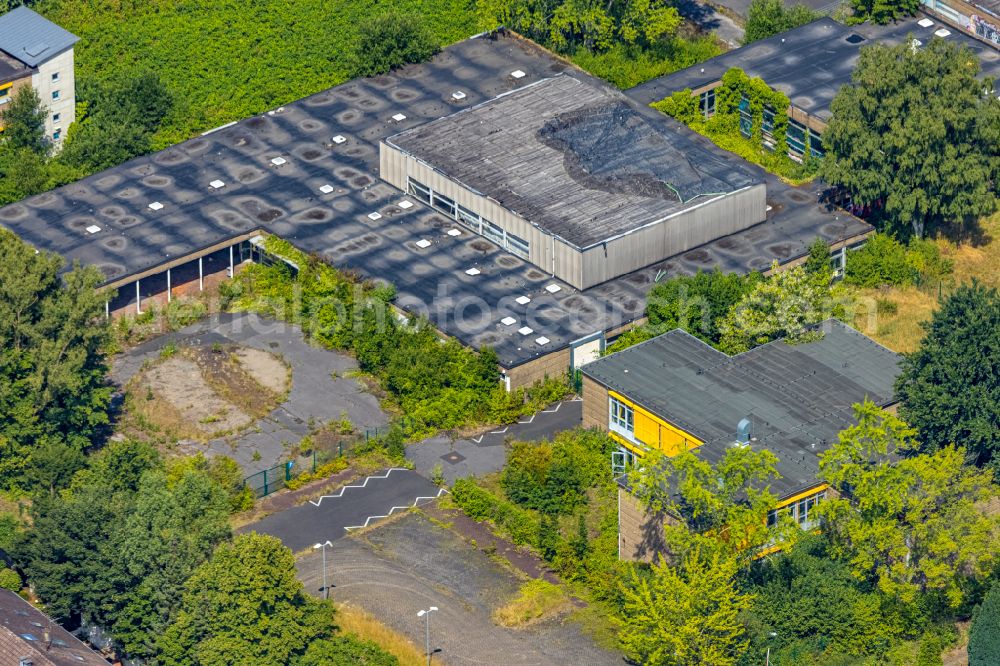 Dortmund from the bird's eye view: Refugee - buildings on street Glueckaufsegenstrasse in the district Hacheney in Dortmund at Ruhrgebiet in the state North Rhine-Westphalia, Germany